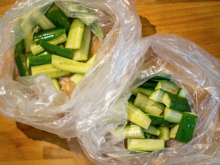 居酒屋麻油小黃瓜泡菜做法 步驟3