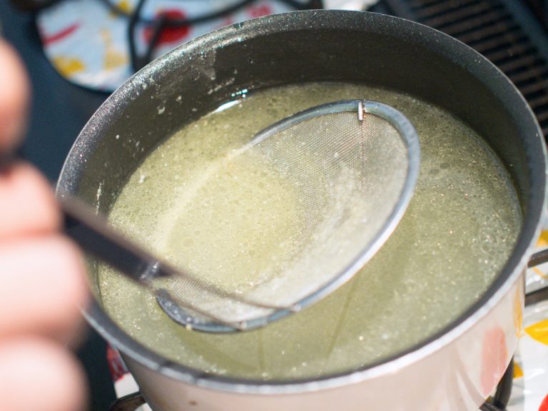 柑橘醋醬油（ぽん酢）雞皮食譜｜順便做一鍋雞高湯 步驟6