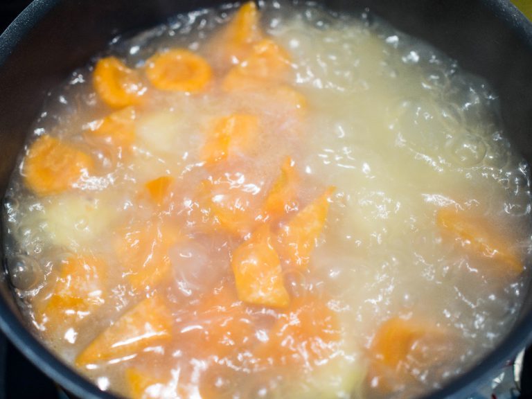 日式地瓜雞肉咖哩食譜｜一鍋到底的香甜 步驟7