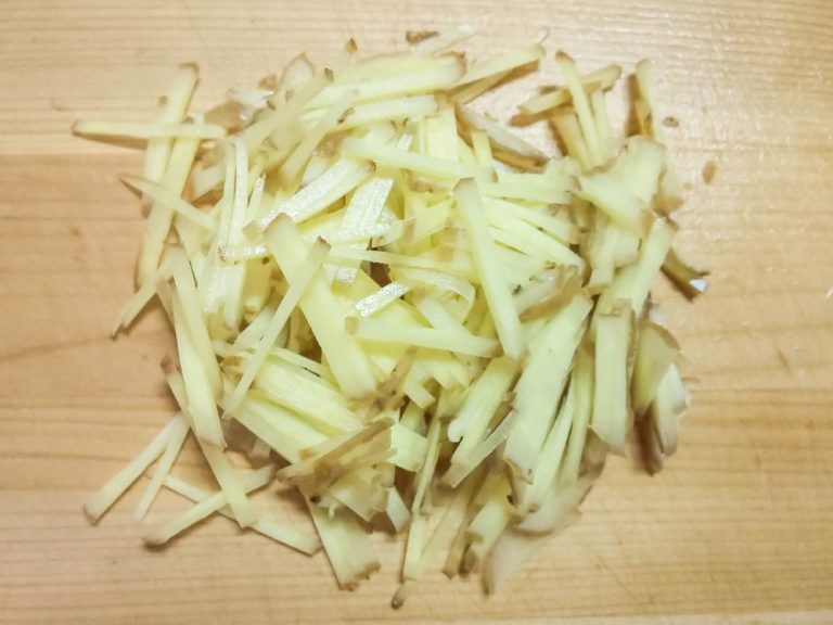 沙丁魚生薑煮 步驟1