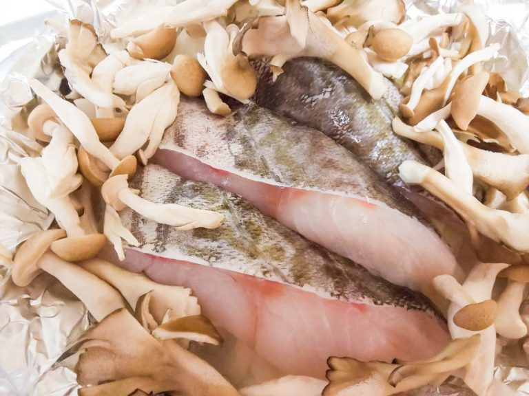 錫箔紙蒸烤美乃滋鱈魚｜簡單快速的做法 步驟1