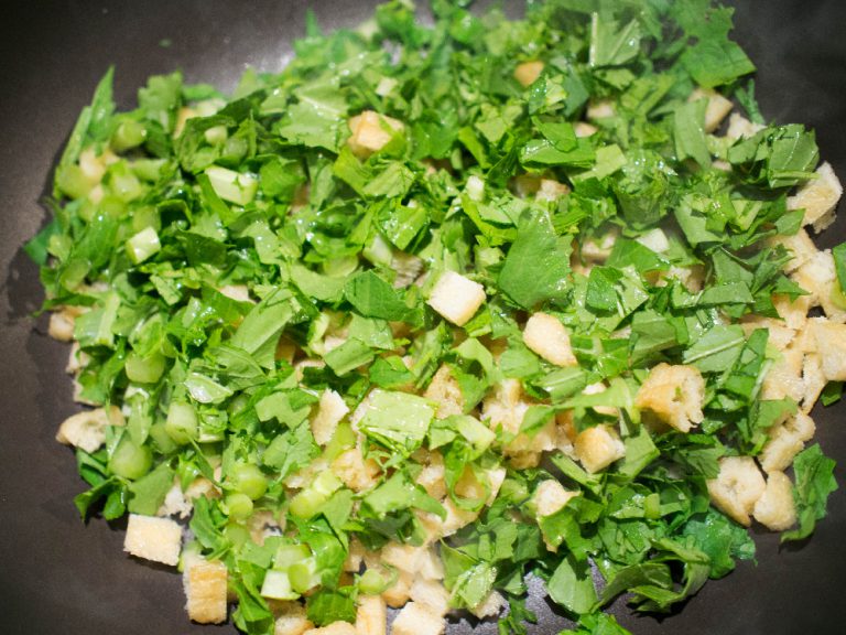 蘿蔔葉豆皮飯鬆 步驟5