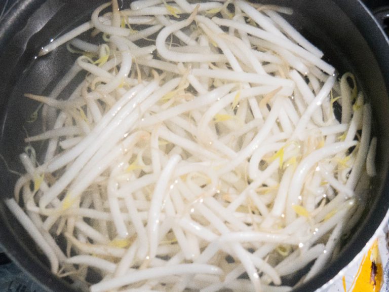 韓式涼拌冬粉豆芽 步驟1