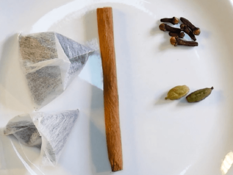 印度香料奶茶 步驟1