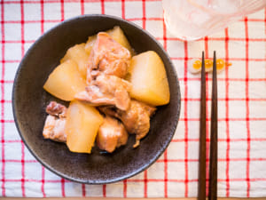 愛醬輕鬆做料理｜燉煮雞肉蘿蔔