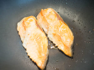 紅味噌香煎鮭魚
