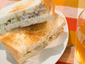起司鮪魚熱烤三明治