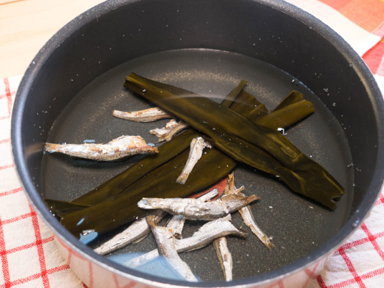 日式小魚乾昆布高湯 步驟2