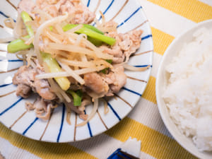 蒜炒豬肉豆芽