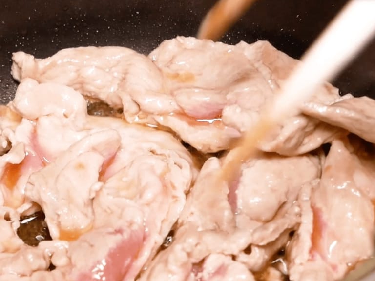 豬肉豆芽味噌湯 步驟2