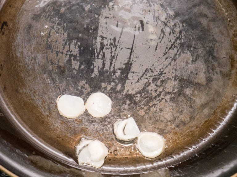 鐵板燒料理｜蒜頭奶油炒飯 步驟2