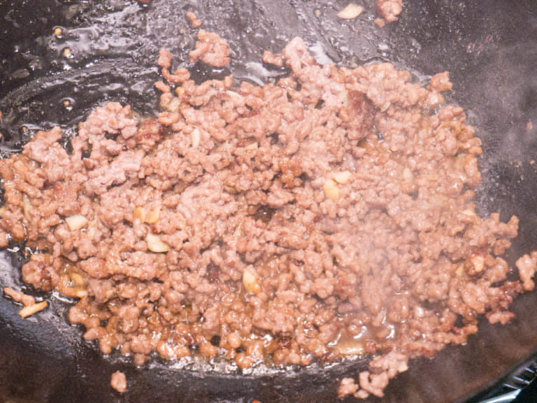 蒜炒豆芽菜絞肉 步驟2