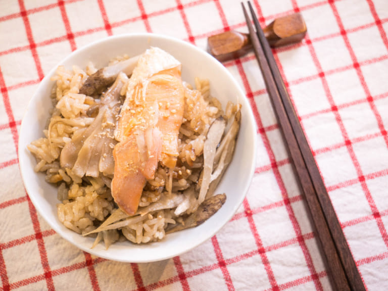 【昨日的美食】鮭魚牛蒡舞菇炊飯 步驟8