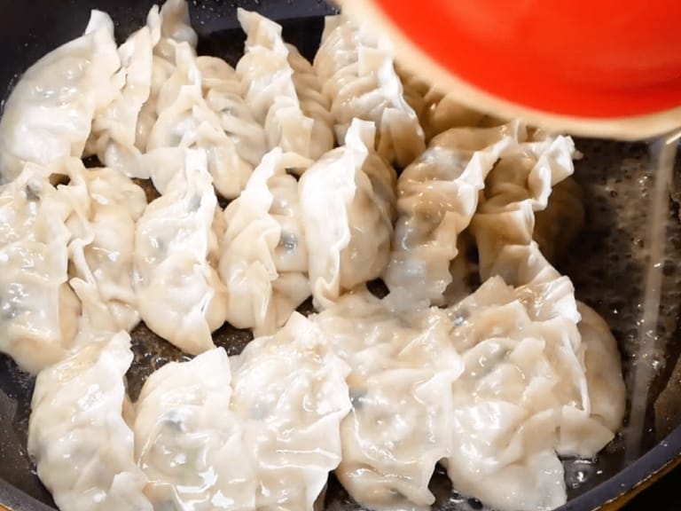 停不了口的美味｜日式餃子作法 步驟8