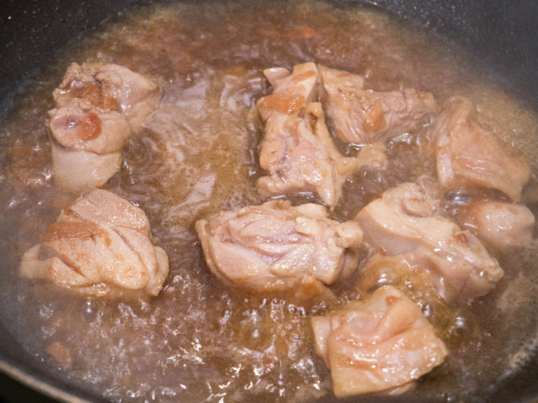 日式梅肉煮蘿蔔泥雞腿肉 步驟6