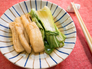 微波爐料理｜浸煮豆皮青江菜