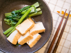 【昨日的美食】小松菜（日本油菜）油豆腐煮物