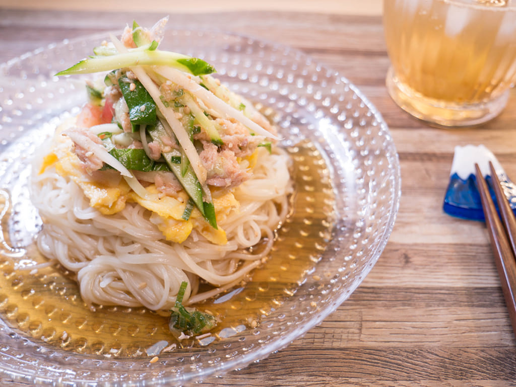 昨日的美食｜涼拌番茄鮪魚素麵