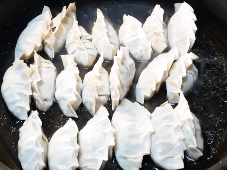 停不了口的美味｜日式餃子作法 步驟6