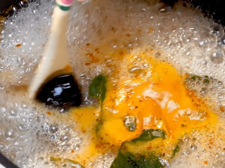 泰式椰香冬陰功湯 步驟4