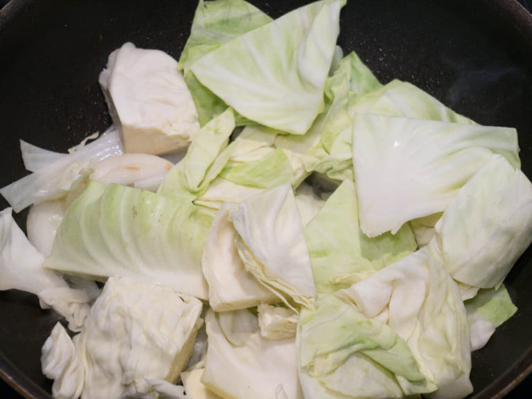鮪魚清炒高麗菜 步驟4