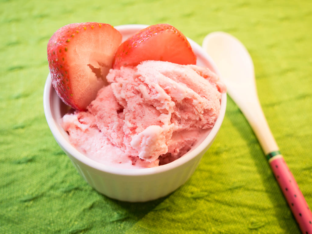 健康的草莓冰淇淋食譜｜不需機器
