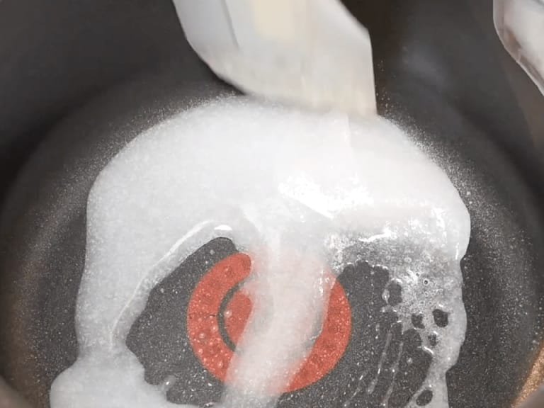 香濃可口的布丁作法 步驟1