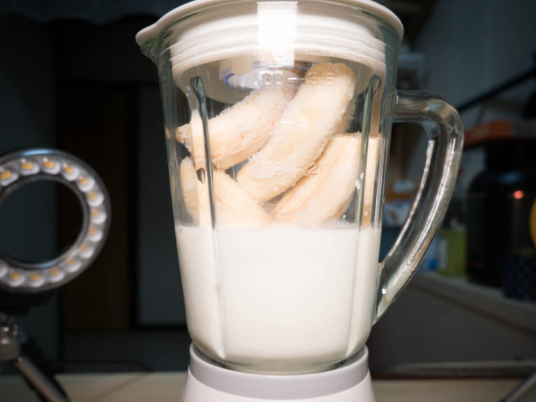 濃醇香的香蕉牛奶冰沙作法 步驟2