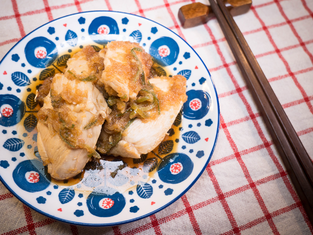 減肥食譜｜微波爐柑橘醋醬油佐嫩雞胸肉