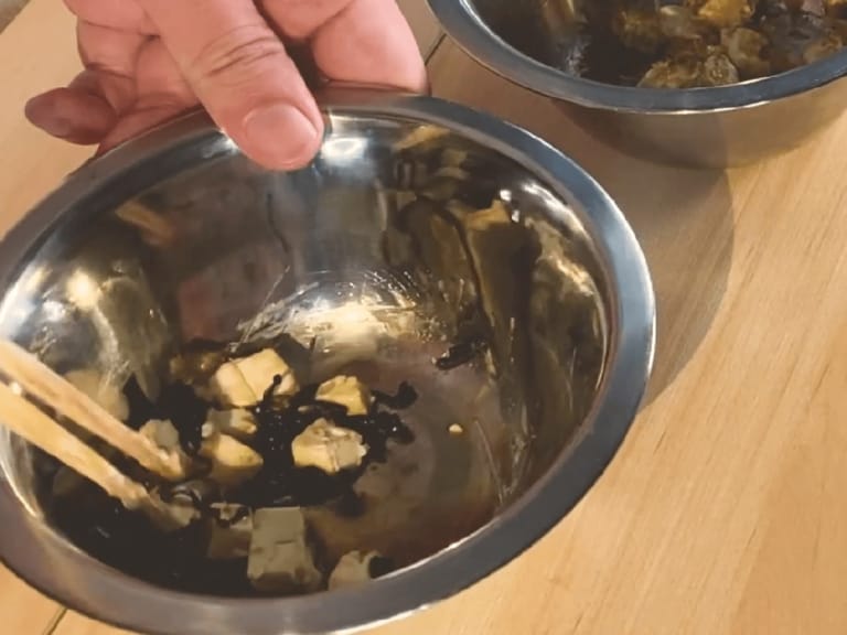 下酒菜｜涼拌乳酪起司鹽昆布 步驟1