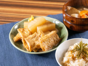 yahoo x 燉煮魚板蘿蔔