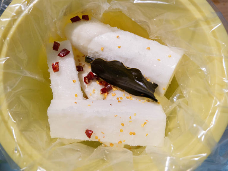 日式醃蘿蔔做法｜醃漬白蘿蔔 步驟2