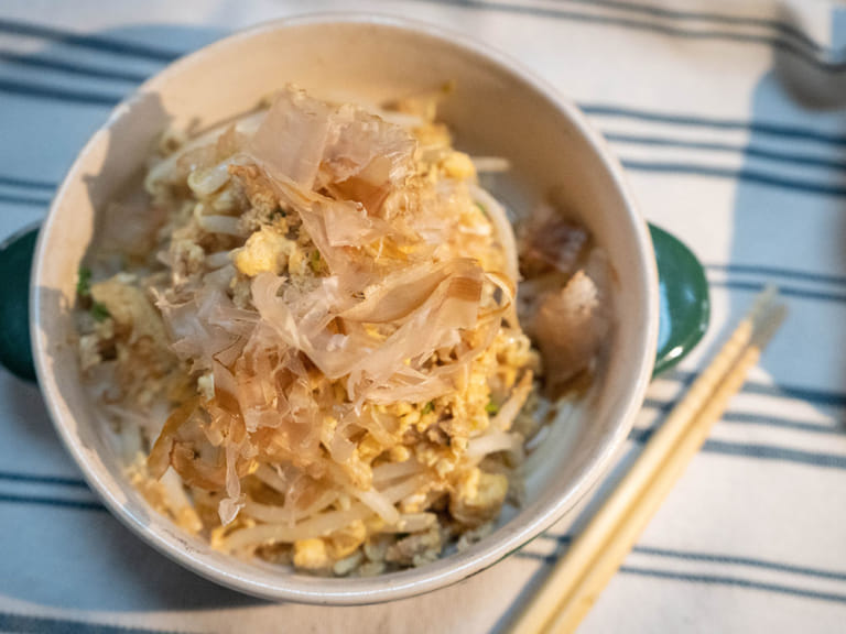 柑橘醋醬油（ぽん酢）鮪魚豆芽沖繩風炒菜 步驟4