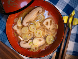 炒香菇蓮藕蔥味噌湯