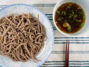 台式辣椒醬拌蕎麥麵