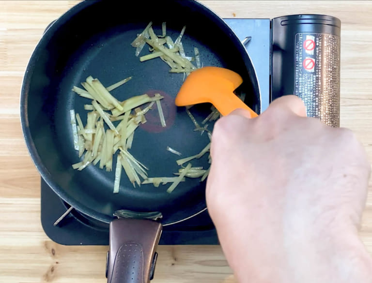 紅蘿蔔雞肉丸薑湯｜怕吃紅蘿蔔的小孩推薦 步驟2