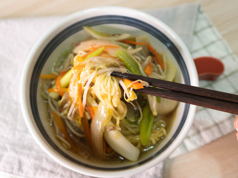 燴菜醬油拉麵｜輕食拉麵 步驟3