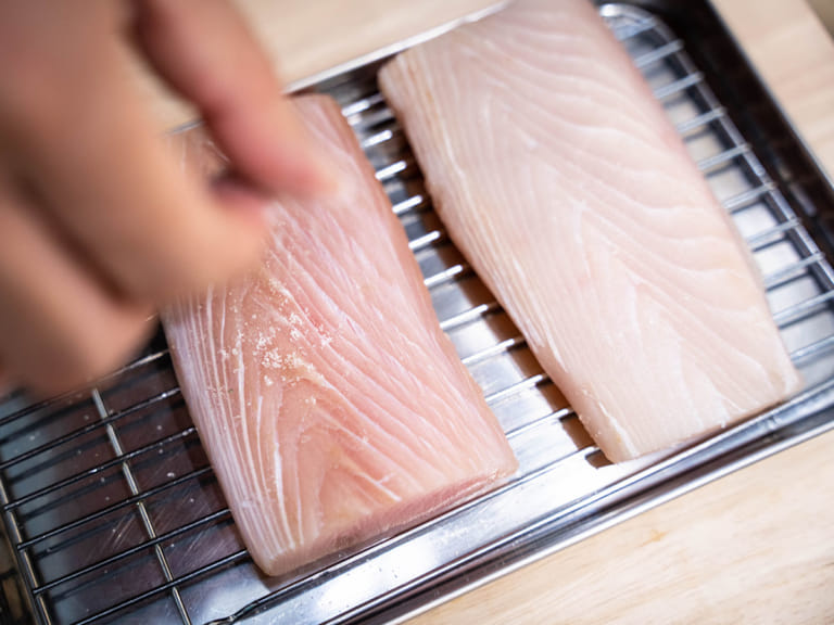 高蛋白美食，鬼頭刀酥炸魚排｜晟品凍洋 步驟4