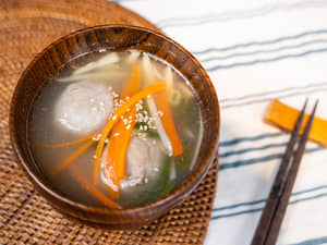 生薑貢丸雞湯