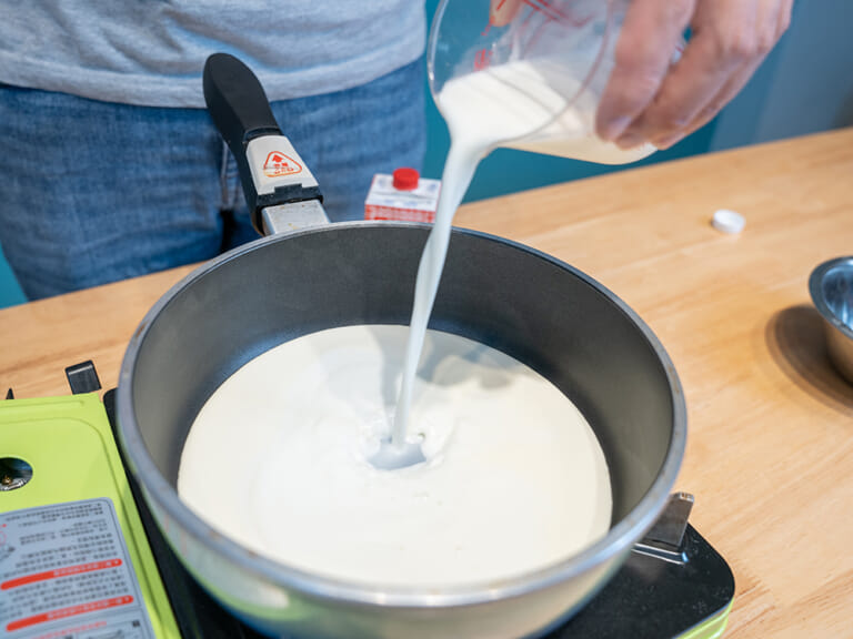 歐洲鮮奶油｜歐式奶酪Panna Cotta 步驟2