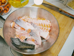 北海道鮭魚味噌『石狩鍋』｜北海道根昆布高湯