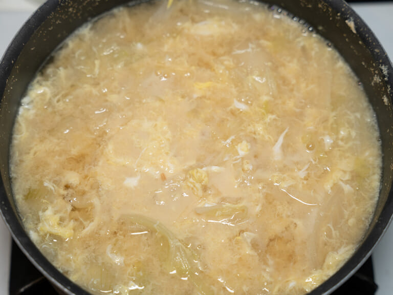 高麗菜蛋花味噌湯 步驟3