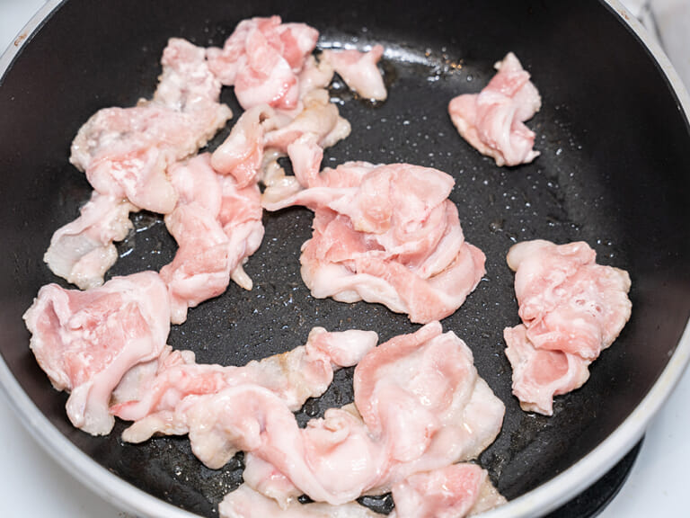 豬肉奶油醬燒豆芽菜 步驟2
