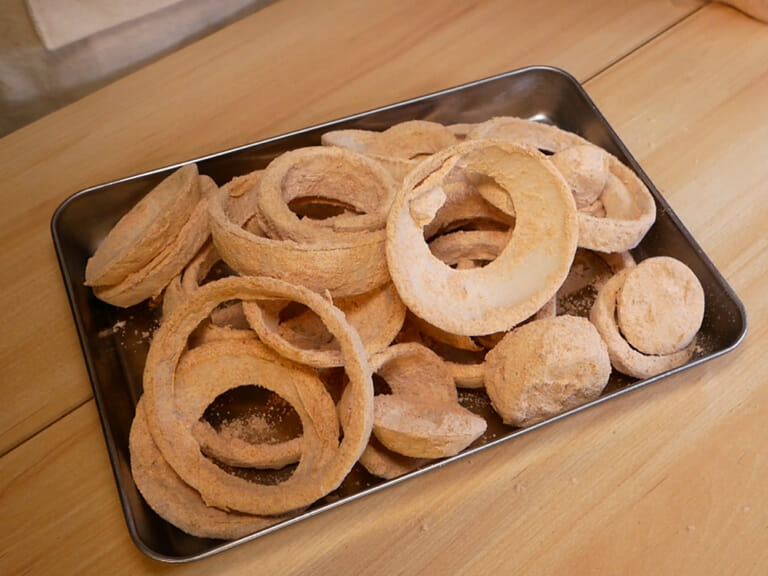 香料洋蔥圈｜酥脆的秘密在於啤酒 步驟3