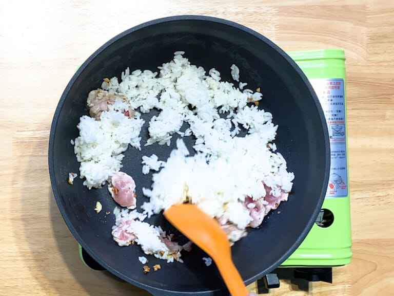 鹽味黑胡椒豬肉炒飯｜全聯省錢食譜 步驟3