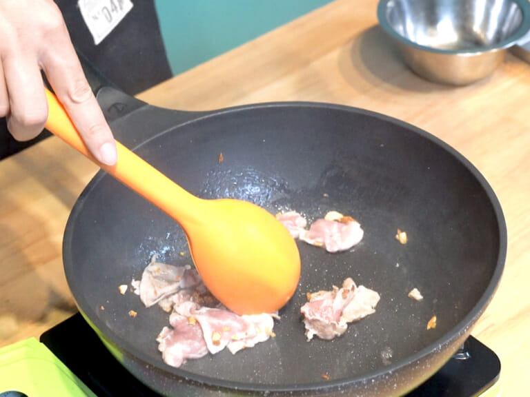 鹽味黑胡椒豬肉炒飯｜全聯省錢食譜 步驟2