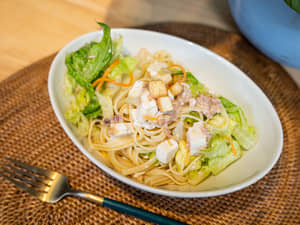7-11食材「減肥料理」，小資族減脂餐｜沙拉義大利涼麵，不到500卡