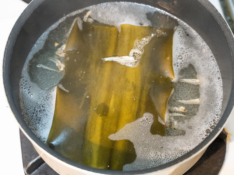 煮干叉燒拉麵 步驟2