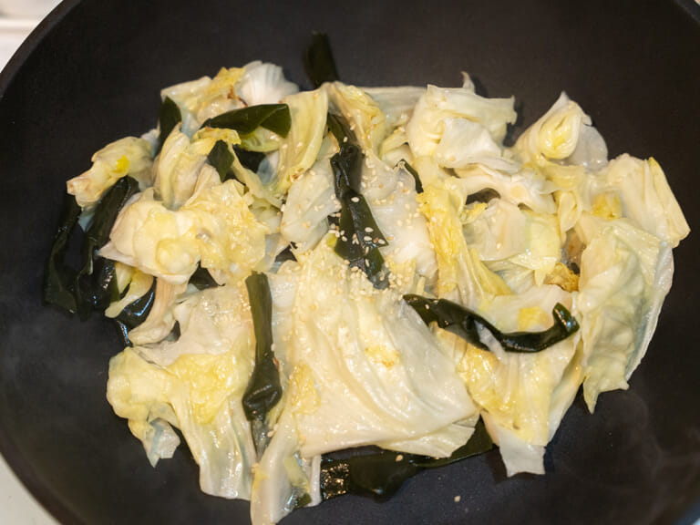 高麗菜炒海帶 步驟2