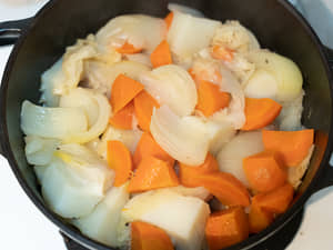 豬五花燉煮蔬菜高湯
